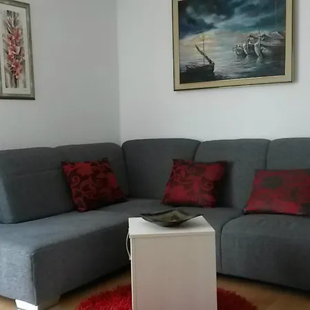 Apartment Trstenik Split
